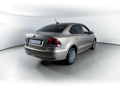 Volkswagen Polo 1.6 MPI AT (110 л. с.) Comfortline