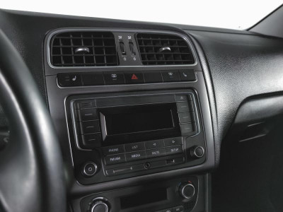 Volkswagen Polo 1.6 MPI AT (110 л. с.) Comfortline