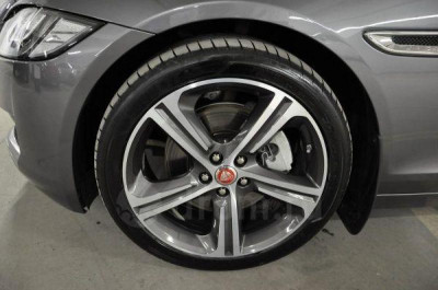 Jaguar XF 2.0 AT (240 л. с.) Prestige