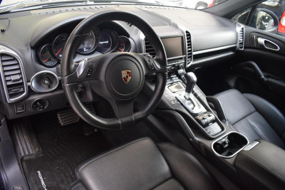 Porsche Cayenne S 4.8 Tiptronic AWD (400 л. с.)