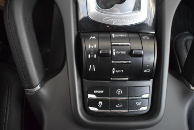 Porsche Cayenne S 4.8 Tiptronic AWD (400 л. с.)