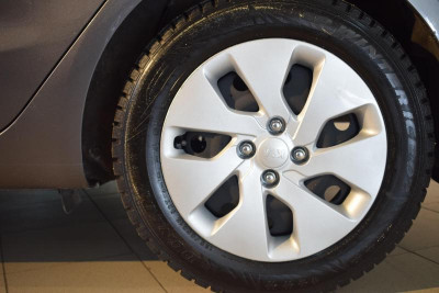 Kia Rio 1.6 MT (123 л. с.) Comfort Кондиционер