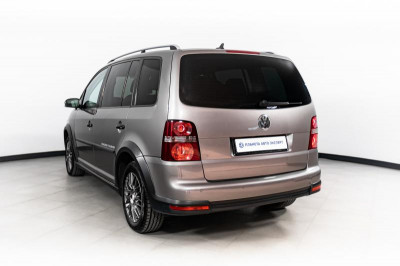 Volkswagen Touran 1.4 AT (170 л.с.)