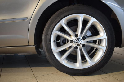 Volkswagen Passat CC 1.8 AT (152 л.с.)
