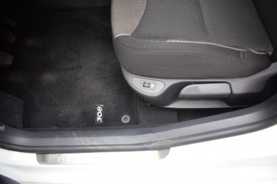 Peugeot 308 1.6 MT (120 л. с.)