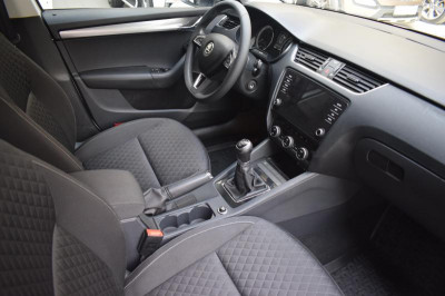ŠKODA OCTAVIA 1.6 MPI AT (110 л.с.) Ambition