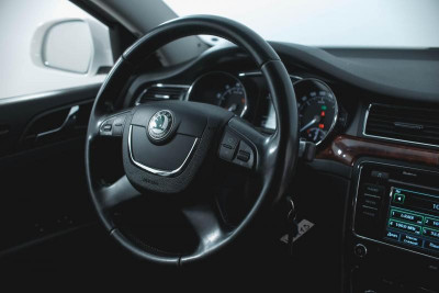 ŠKODA Superb 1.8 TSI DSG (160 л. с.)