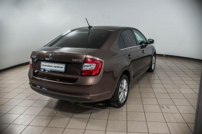 ŠKODA RAPID 1.6 MT (90 л. с.) Ambition