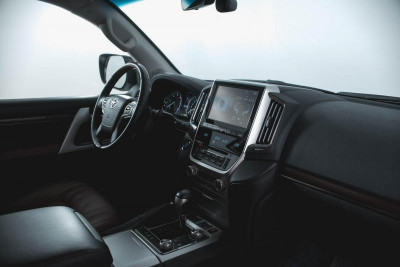 Toyota Land Cruiser 4.5 TD AT (249 л. с.) Престиж