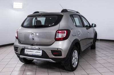 Renault Sandero Stepway 1.6 MT (102 л. с.) Confort