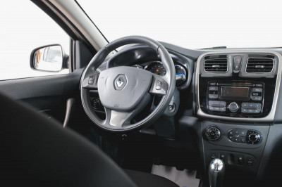 Renault Sandero Stepway 1.6 MT (102 л. с.) Confort