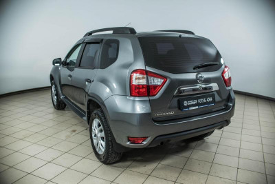 Nissan Terrano 1.6 MT (102 л. с.) Comfort