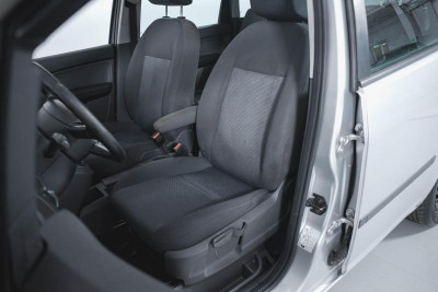 Ford C-MAX 1.8 MT (125 л. с.)