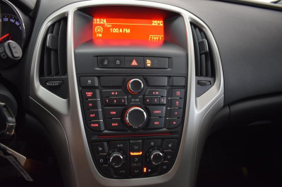 Opel Astra 1.4 Turbo AT (140 л. с.)