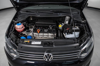Volkswagen Polo 1.6 MT (105 л. с.)