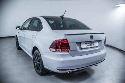 Volkswagen Polo 1.6 MPI AT (110 л. с.)