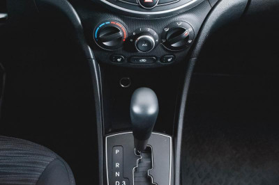 Hyundai Solaris 1.4 AT (107 л. с.) Active