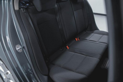 Volkswagen Jetta 1.6 MT (105 л. с.)