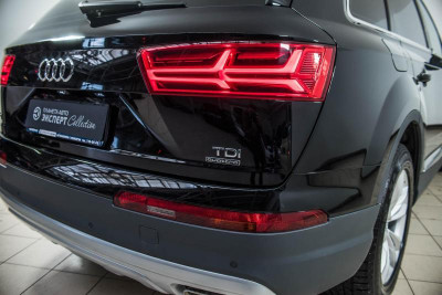 Audi Q7 3.0d AT (249 л.с.) 4WD