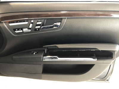 Mercedes-Benz S-Класс S 350 CDI BlueEFFICIENCY 4MATIC 7G-Tronic (235 л. с.)