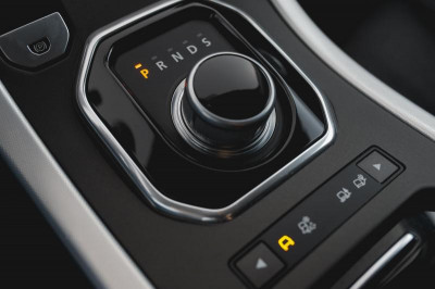 Land Rover Range Rover Evoque 2.2 SD4 9AT (190 л. с.)