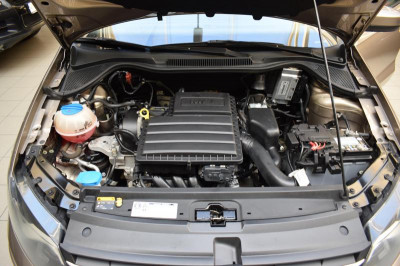 Volkswagen Polo 1.6 MPI MT (110 л. с.) Trendline