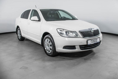 ŠKODA Octavia 1.6 MultiFuel MT (102 л. с.)