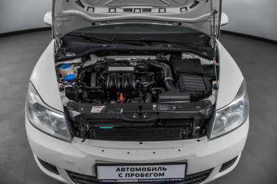 ŠKODA Octavia 1.6 MultiFuel MT (102 л. с.)