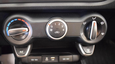 Kia Rio X-Line 1.4 AT (100 л. с.) Prestige
