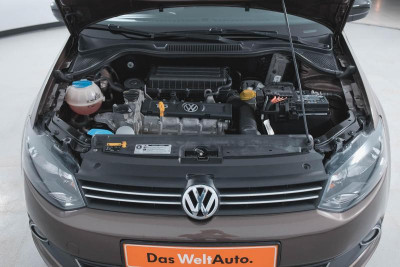 Volkswagen Polo 1.6 Tiptronic (105 л. с.)