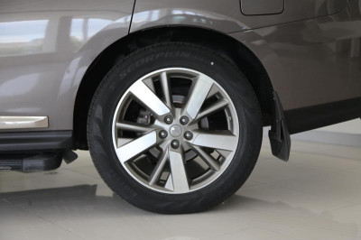 Nissan Pathfinder 3.5 CVT AWD (249 л. с.) High