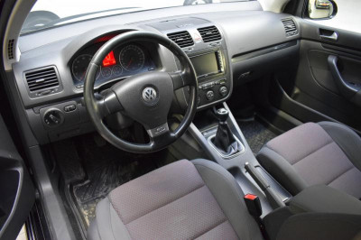 Volkswagen Golf 1.6 MT (102 л. с.)