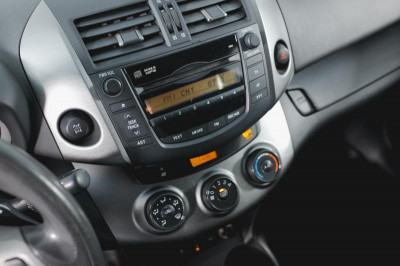 Toyota RAV4 2.0 CVT (158 л.с.)