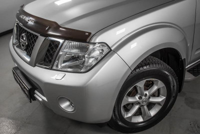 Nissan Pathfinder 2.5 dCi Turbo AT AWD (190 л. с.)