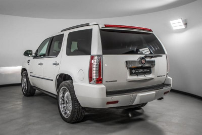 Cadillac Escalade 6.2 AT (409 л.с.) 4WD