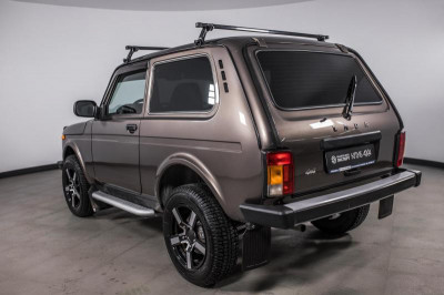 LADA 4x4 3 дв. 213105 1.7 MT (83 л.с.) 4WD Standard