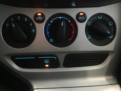 Ford Focus 1.6 PowerShift (105 л. с.)
