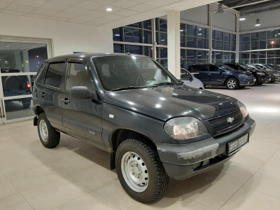 Chevrolet niva Niva 1.7 MT (80 л.с.) 4WD