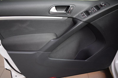 Volkswagen Tiguan 2.0d AT (140 л.с.) 4WD Avenue