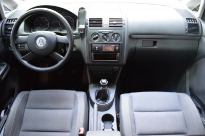 Volkswagen Touran 2.0 TDI MT (140 л. с.)