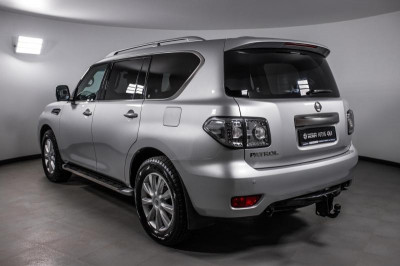 Nissan Patrol 5.6 AT 4WD (405 л. с.)