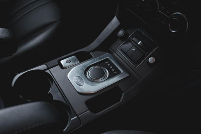 Land Rover Discovery 3.0 TDV6 AT 4WD (211 л. с.)