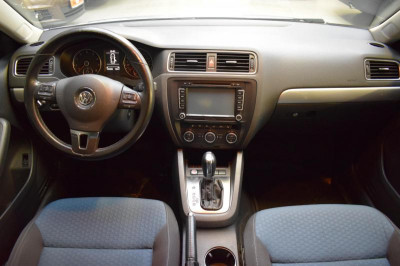 Volkswagen Jetta 1.4 TSI DSG (122 л. с.)
