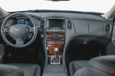 Infiniti QX50 2.5 AT AWD (222 л. с.) Design