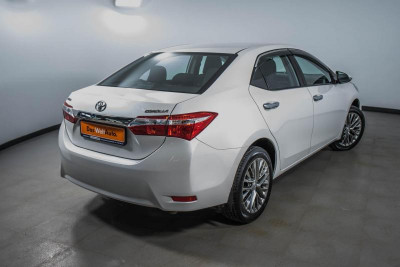 Toyota Corolla 1.6 MT (122 л. с.)