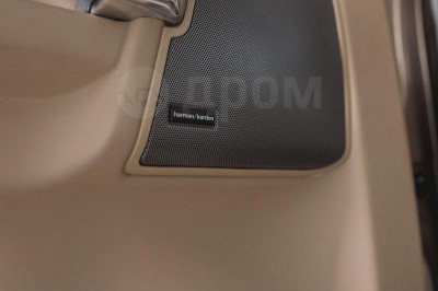 Land Rover Discovery 3.0 TD AT (245 л. с.)