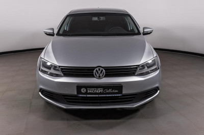 Volkswagen Jetta 1.6 AT (105 л. с.)