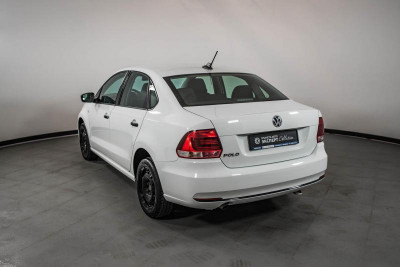 Volkswagen Polo 1.6 MPI MT (110 л. с.) Trendline