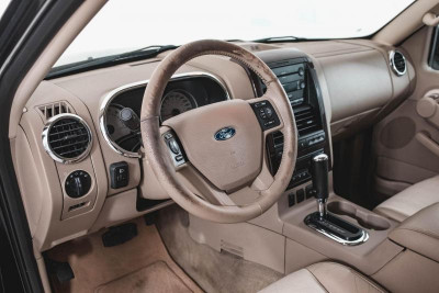 Ford Explorer 4.0 AT (212 л.с.) 4WD
