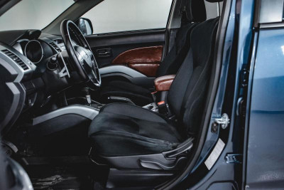 Mitsubishi Outlander 2.4 CVT 4WD (170 л. с.)